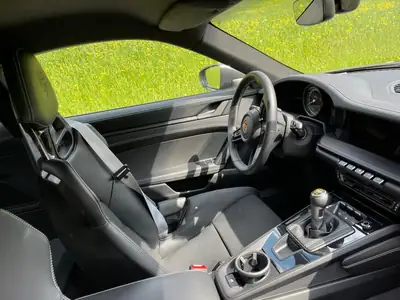 Porsche 911 GT3 Touring — Légendaire sportive manuelle, 4000 km seulement — tableau de bord