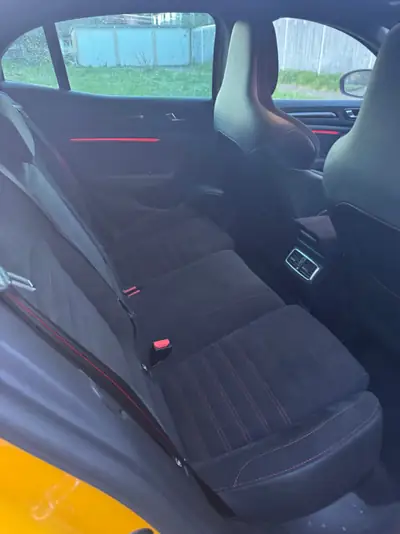 Renault Mégane RS 280 EDC — Sportive haute performance, design jaune signature — Miniatur 11