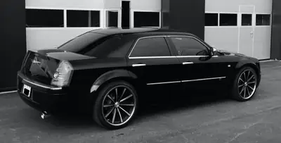Chrysler 300C 3.5 V6 — Berline américaine de prestige, première main, 54'000 km — Seitenansicht