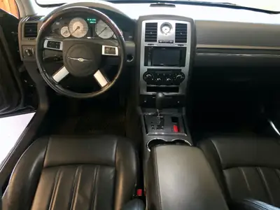 Chrysler 300C 3.5 V6 — Berline américaine de prestige, première main, 54'000 km — Miniatur 12