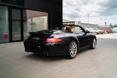 Porsche 911 Cabrio Carrera S — Le roadster iconique avec 385 ch et toit ouvert — vue extérieure