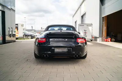 Porsche 911 Cabrio Carrera S — Le roadster iconique avec 385 ch et toit ouvert — tableau de bord