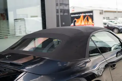 Porsche 911 Cabrio Carrera S — Le roadster iconique avec 385 ch et toit ouvert — Miniature 8
