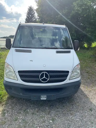 Mercedes-Benz Sprinter 318 CDI Lang — Utilitaire robuste, 116'000 km, diesel fiable — Seitenansicht
