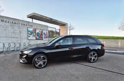 SEAT Leon ST 1.4 eHybrid pHEV — Break hybride rechargeable, 52500 km, exemplaire impeccable — rear view
