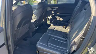 Audi Q7 3.0 TFSI quattro — SUV 7 places premium, 333 ch, quatre roues motrices — côté