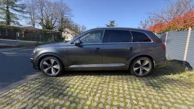 Audi Q7 3.0 TFSI quattro — SUV 7 places premium, 333 ch, quatre roues motrices — détail