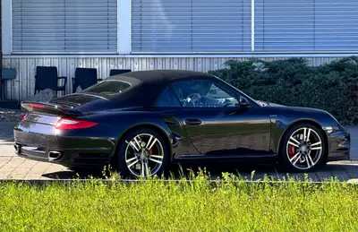 Porsche 911 Cabrio Turbo PDK — Cabriolet sportif 500 ch, sans accident, entretien récent — Innenraum
