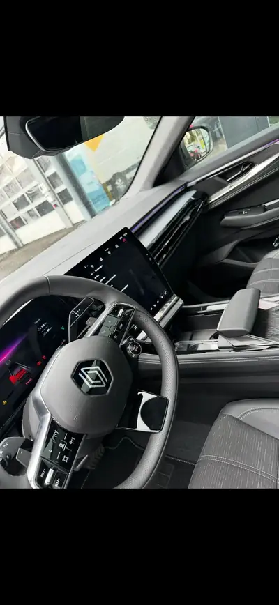 Renault Austral 1.3 MHEV 160 Techno — SUV hybride mild, design moderne et consommation maîtrisée — cruscotto