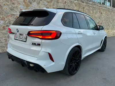 BMW X5M 2020 — SUV haute performance, 625 ch et équipements de luxe — Thumbnail 7