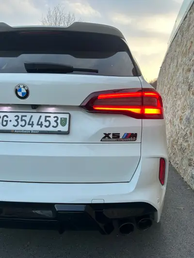 BMW X5M 2020 — SUV haute performance, 625 ch et équipements de luxe — Thumbnail 9
