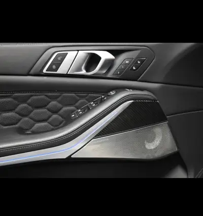 BMW X5M 2020 — SUV haute performance, 625 ch et équipements de luxe — Thumbnail 16
