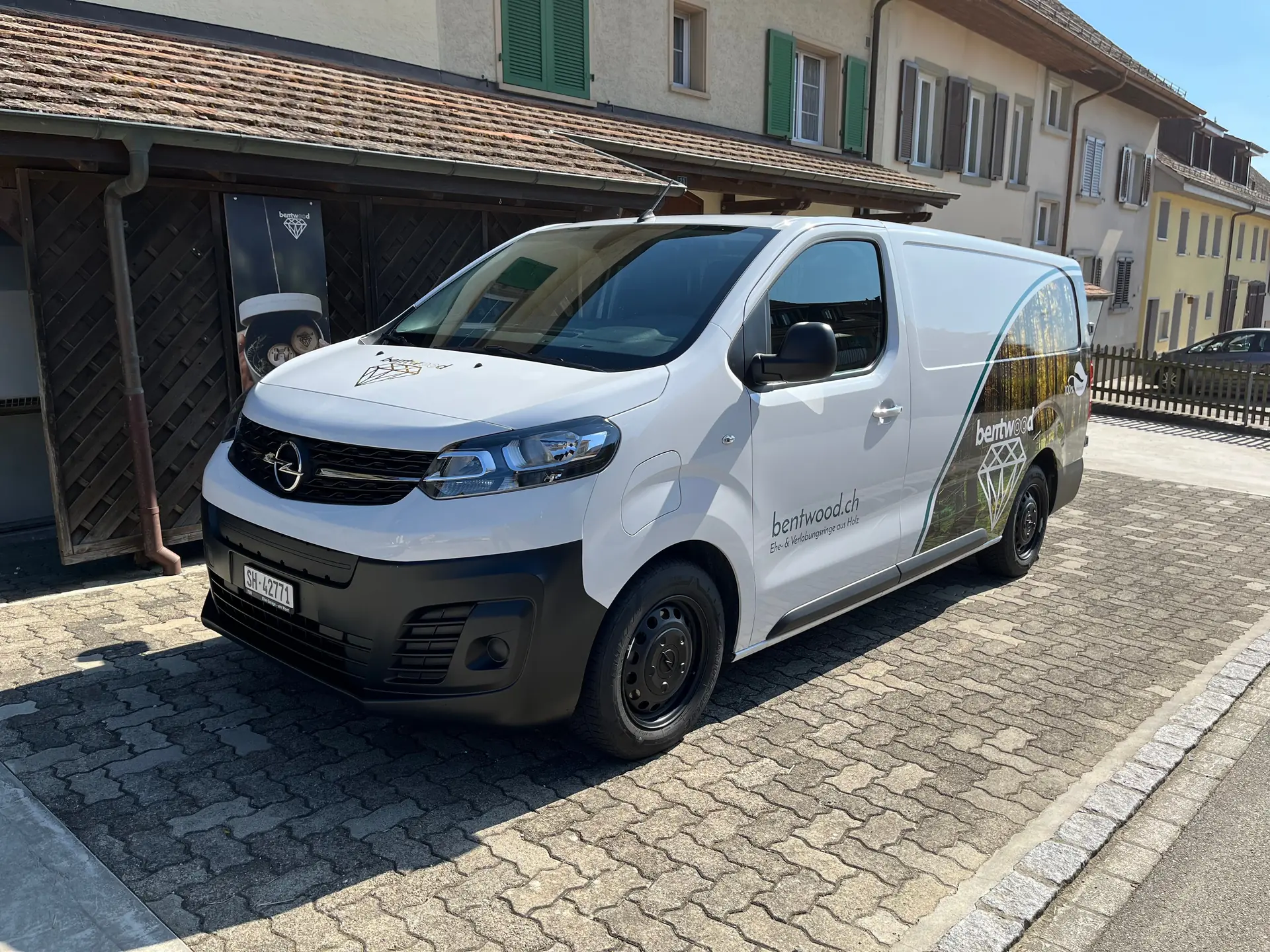Opel Vivaro Cargo-e 75 kWh — Utilitaire électrique performant, 28 000 km