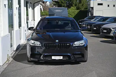 BMW M5 Competition Drivelogic — Berline sport 575 ch, finitions premium Alcantara — side view