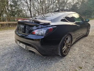 Hyundai Genesis 2.0 Turbo — Coupé sportif affûté, 40'000 km seulement — vista posteriore