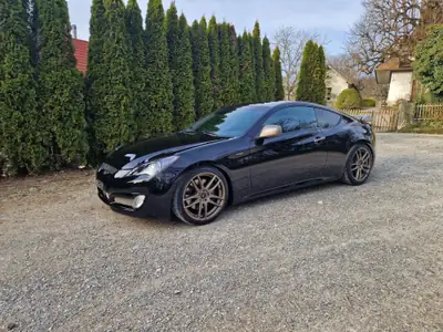 Hyundai Genesis 2.0 Turbo — Coupé sportif affûté, 40'000 km seulement — vista esterna