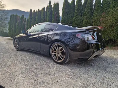 Hyundai Genesis 2.0 Turbo — Coupé sportif affûté, 40'000 km seulement — Miniatura 8