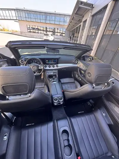 Mercedes-Benz E 200 Cabriolet AMG Line — Élégance décapotable 4WD, 98 000 km — Miniatura 10