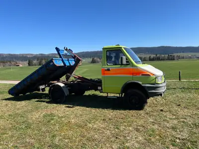 IVECO Turbo Daily 40.10 — Benne basculante robuste, bras multilift intégré — vue extérieure