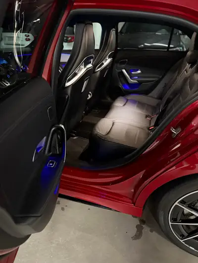 Mercedes-Benz A 35 AMG — Compacte haute performance, 320 ch, 14 000 km seulement — interni