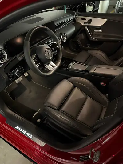 Mercedes-Benz A 35 AMG — Compacte haute performance, 320 ch, 14 000 km seulement — Miniatura 15