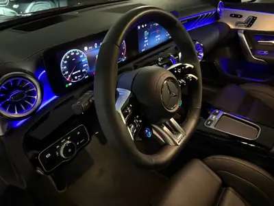 Mercedes-Benz A 35 AMG — Compacte haute performance, 320 ch, 14 000 km seulement — Miniatura 18