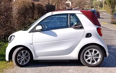 Smart Fortwo Carlson Twinmatic — Cabriolet blanc pétillant, moteur performant 120 ch — Detail