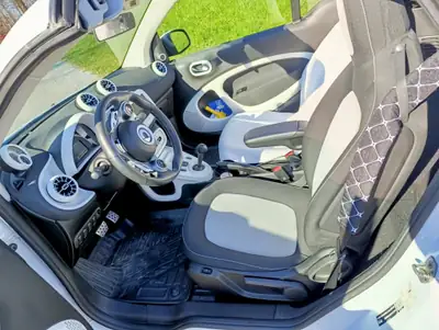 Smart Fortwo Carlson Twinmatic — Cabriolet blanc pétillant, moteur performant 120 ch — Miniatur 7