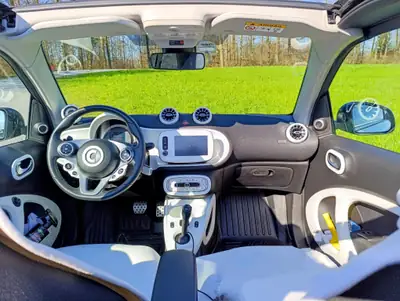 Smart Fortwo Carlson Twinmatic — Cabriolet blanc pétillant, moteur performant 120 ch — Miniatur 8