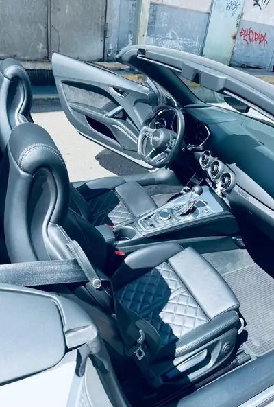 Audi TTS Roadster 370 ch — Cabriolet sportif quattro, 75'000 km seulement — Miniatura 10