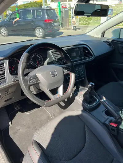 SEAT Leon ST 2.0 TDI FR 4Drive — Monospace diesel robuste, traction intégrale, faible consommation — dashboard