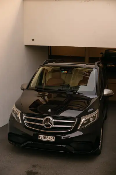 Mercedes-Benz V 250 — Monospace premium diesel, 100'000 km, sans sinistre — vista esterna