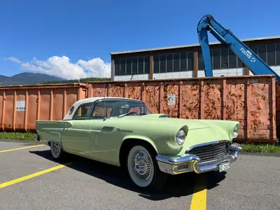 Ford Thunderbird 1957 — Le cabriolet mythique américain, seulement 30'000 km — Detail