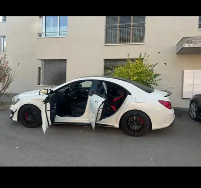 Mercedes-Benz CLA 45 AMG 4Matic — Berline sportive 360 ch, seulement 69'000 km — Heckansicht