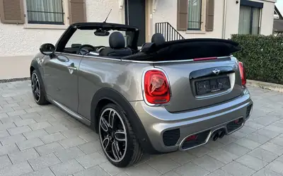 MINI Cabrio Cooper JCW — Cabriolet sportif 231 ch, très peu roulé — interni