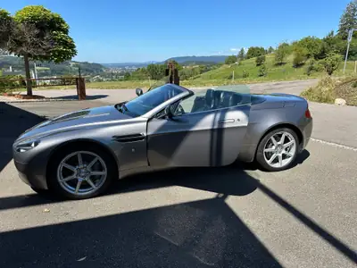 Aston Martin V8 Vantage 4.3 Sportshift — Cabriolet légendaire, 44 800 km seulement — arrière