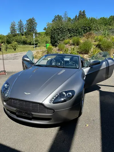 Aston Martin V8 Vantage 4.3 Sportshift — Cabriolet légendaire, 44 800 km seulement — tableau de bord