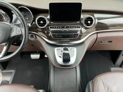 Mercedes-Benz V 250 BlueTEC — Monospace premium diesel, 7 places, entretien maîtrisé — Innenraum