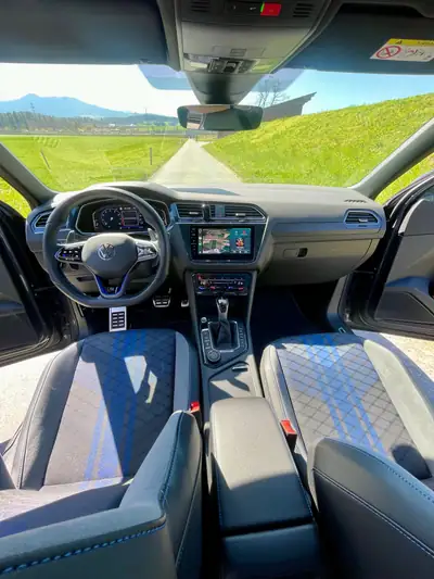 VW Tiguan R 2.0 TSI 321 ch — Performance et sportivité dans un SUV compact 4Motion — Thumbnail 11