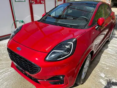 Ford Puma 1.0 MHEV ST-Line X — SUV compact hybride, 9400 km seulement — vista posteriore
