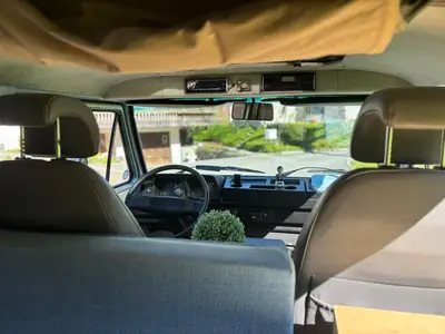 VW T3 Typ 2 1981 — Légende du camping-car, moteur 2.0L fiable et prêt à l'aventure — Miniature 7