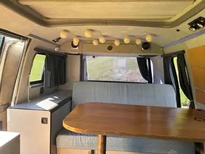 VW T3 Typ 2 1981 — Légende du camping-car, moteur 2.0L fiable et prêt à l'aventure — Miniature 9
