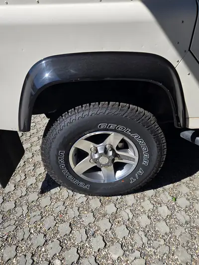 Land Rover Defender Modèle ICE Série Limitée — Légende tout-terrain, 50 exemplaires mondiaux — Detail