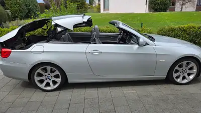 BMW 330i Cabriolet — Élégance décapotable, 272 ch et boîte manuelle — Armaturenbrett