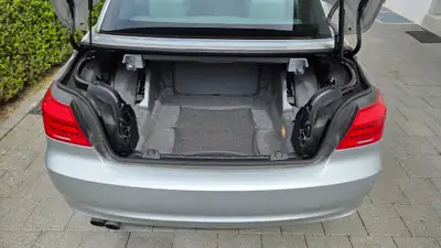 BMW 330i Cabriolet — Élégance décapotable, 272 ch et boîte manuelle — Miniatur 14