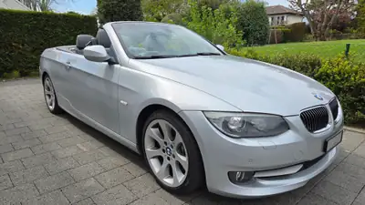BMW 330i Cabriolet — Élégance décapotable, 272 ch et boîte manuelle — Miniatur 17