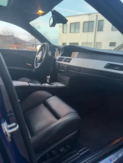 BMW M5 E60 — Berline sportive de légende, état collection exceptionnel — Thumbnail 21