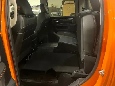 Dodge Ram Sport Crew Cab — 400 ch, édition limitée mondiale, orange sportif — Detail