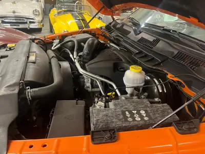 Dodge Ram Sport Crew Cab — 400 ch, édition limitée mondiale, orange sportif — Miniatur 9
