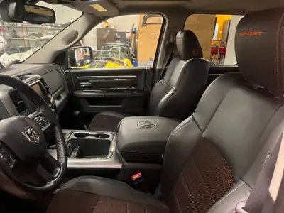 Dodge Ram Sport Crew Cab — 400 ch, édition limitée mondiale, orange sportif — Miniatur 8